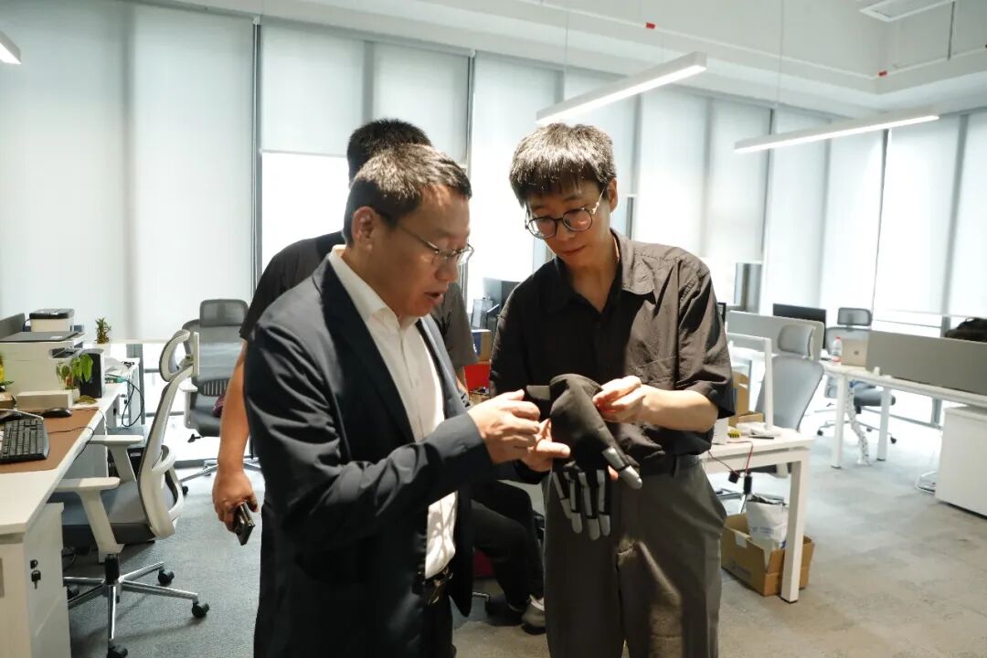 徐安毕调研模力营 与科创企业深入交流